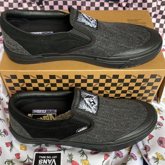 Vans Men’s Bmx Slip-On
Fast And Loose Black
VN0005V1BLA
Sneakers - Picture 2 of 16
